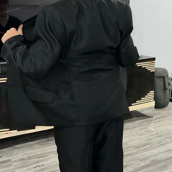 elegant suit for boys
